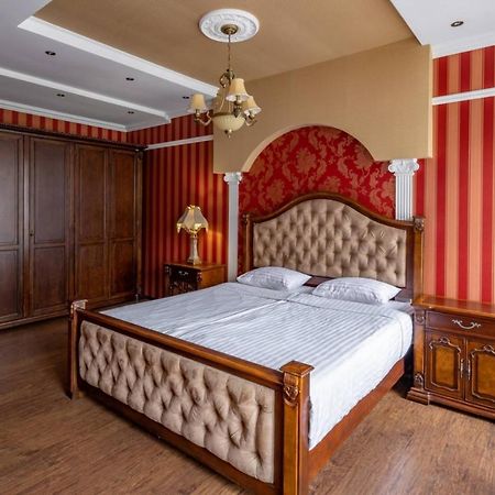 Romari Проспект Свободи 39 Lviv Dış mekan fotoğraf
