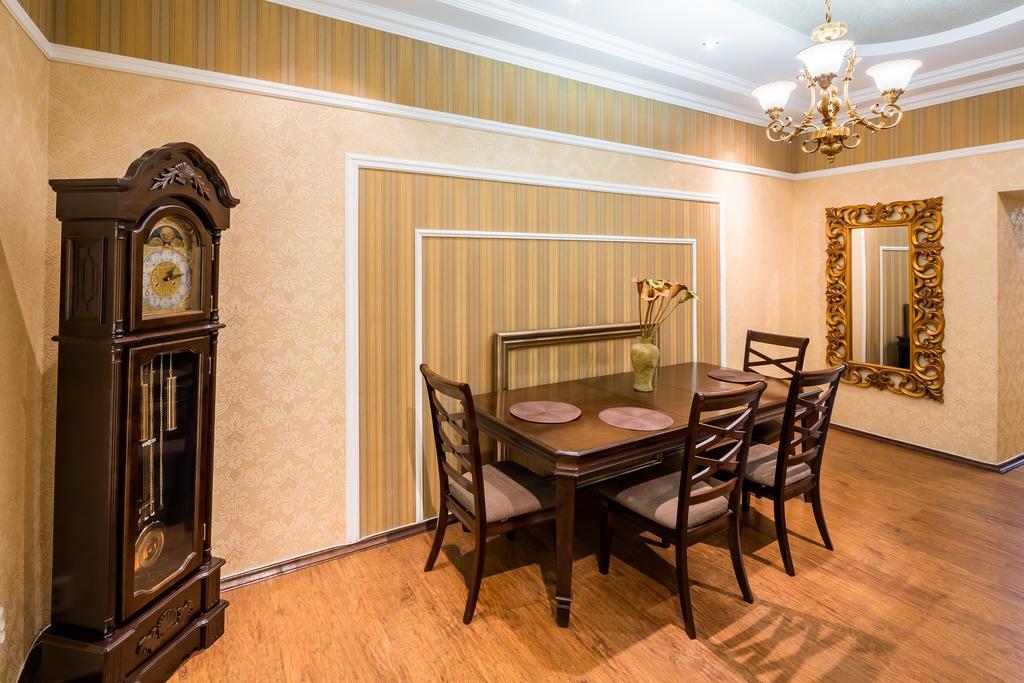 Romari Проспект Свободи 39 Lviv Dış mekan fotoğraf