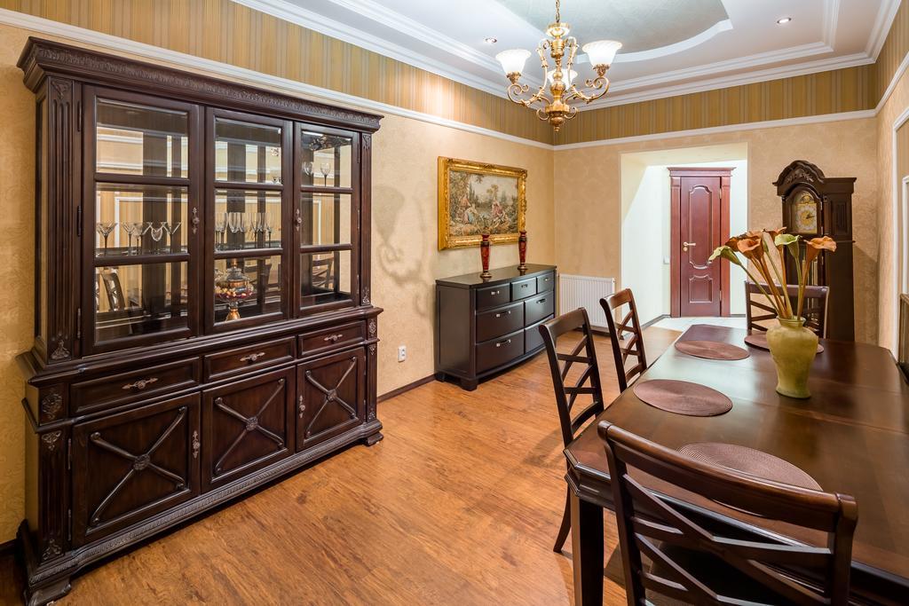 Romari Проспект Свободи 39 Lviv Dış mekan fotoğraf